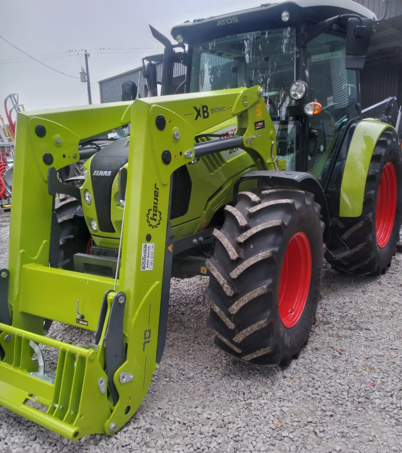 Claas Atos 350 Tractor with new Hauer Loader